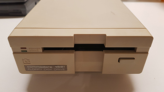 Commodore 1581 javítása Commodore Szerviz és Restaurátor | Commodore 1581 javítása