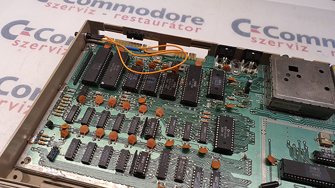 Commodore Szerviz és Restaurátor | MOD: Commodore 64 RESET beépítése