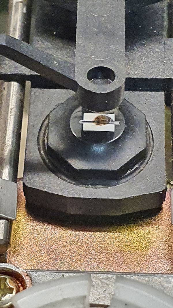 Commodore Szerviz és Restaurátor | Commodore  floppy meghajtó fej szennyeződése, elkoszolódsa