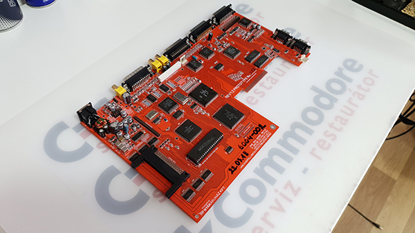 Commodore Szerviz | Commodore Amiga 600 Re-Amiga Junior Tihanyi Robi