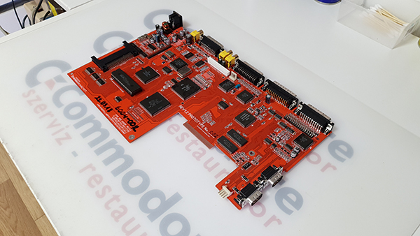 Commodore Szerviz | Commodore Amiga 600 Re-Amiga Junior Tihanyi Robi